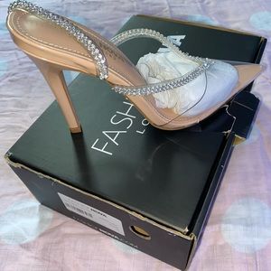 Heels 👠 NUDE - Size 6